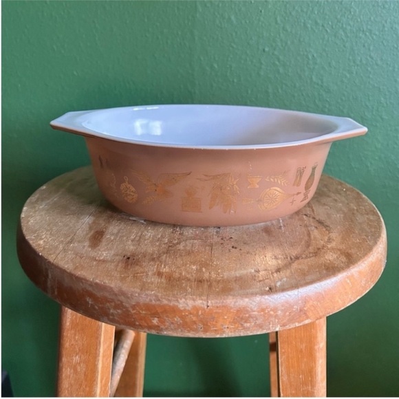 Vintage Pyrex Casserole Dish with Intact Perfect Glass Lid in Early American - Picture 4 of 13